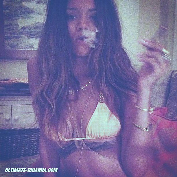 Female Celebrities Smoking #16843599