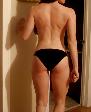 Muscular female physique #9430338