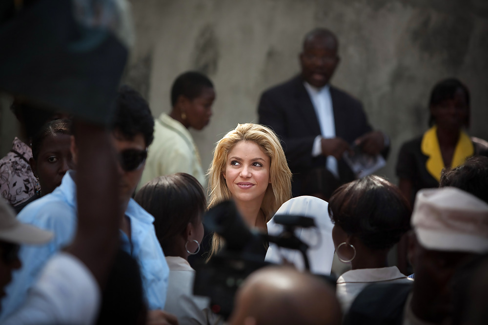 Wheres Shakira Visites Lcole Elie Dubois in Port au Prince #3330301