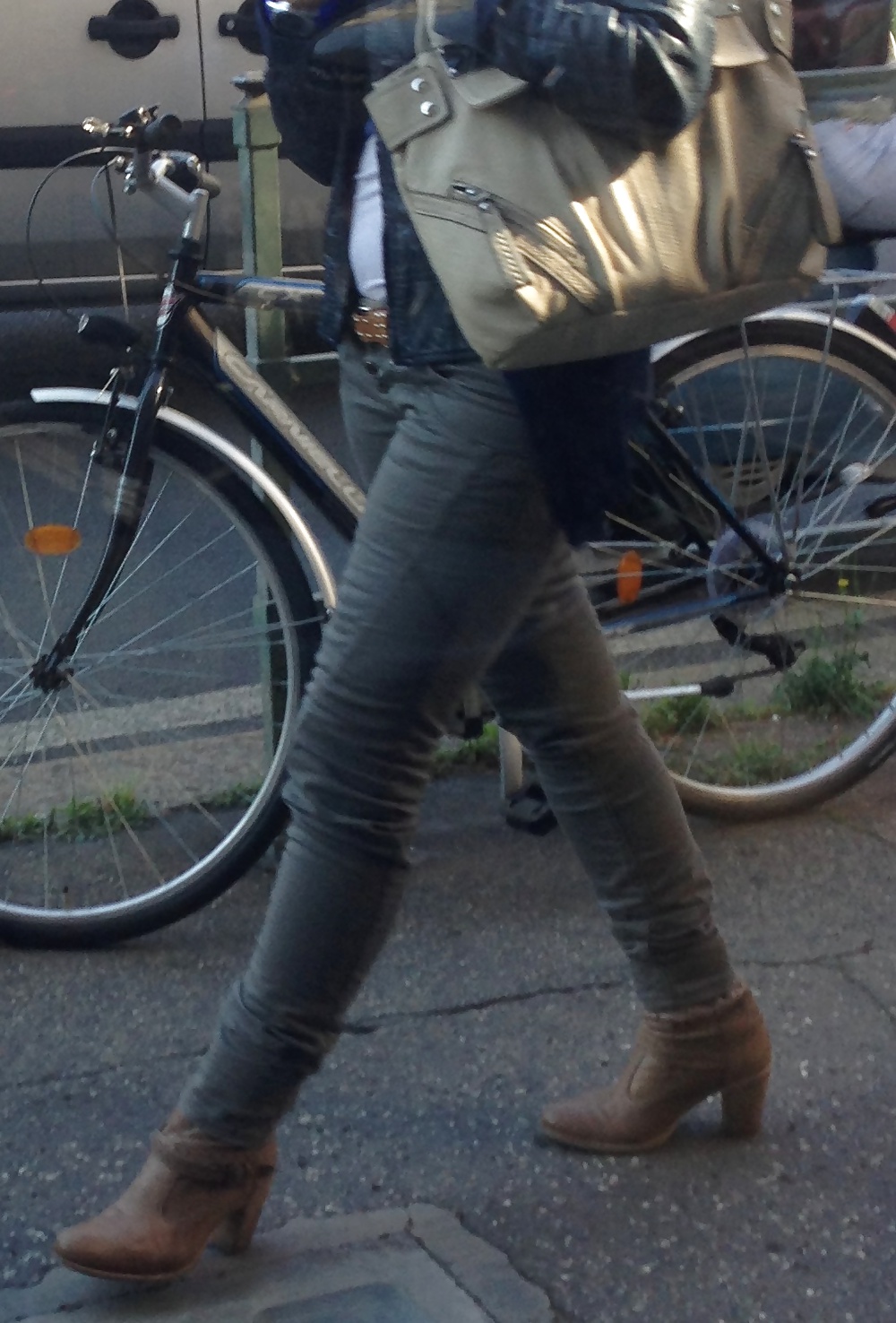 Scatti rubati
 #16924308