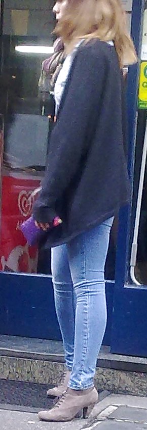 Scatti rubati
 #16924515