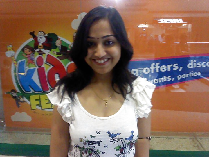 Cute homely desi indian aunty: exposed
 #17824972