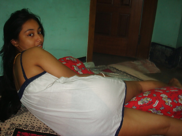 Cute homely desi indian aunty: exposed
 #17825003