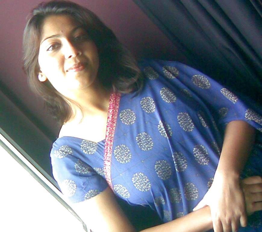 Cute homely desi indian aunty: exposed
 #17825023