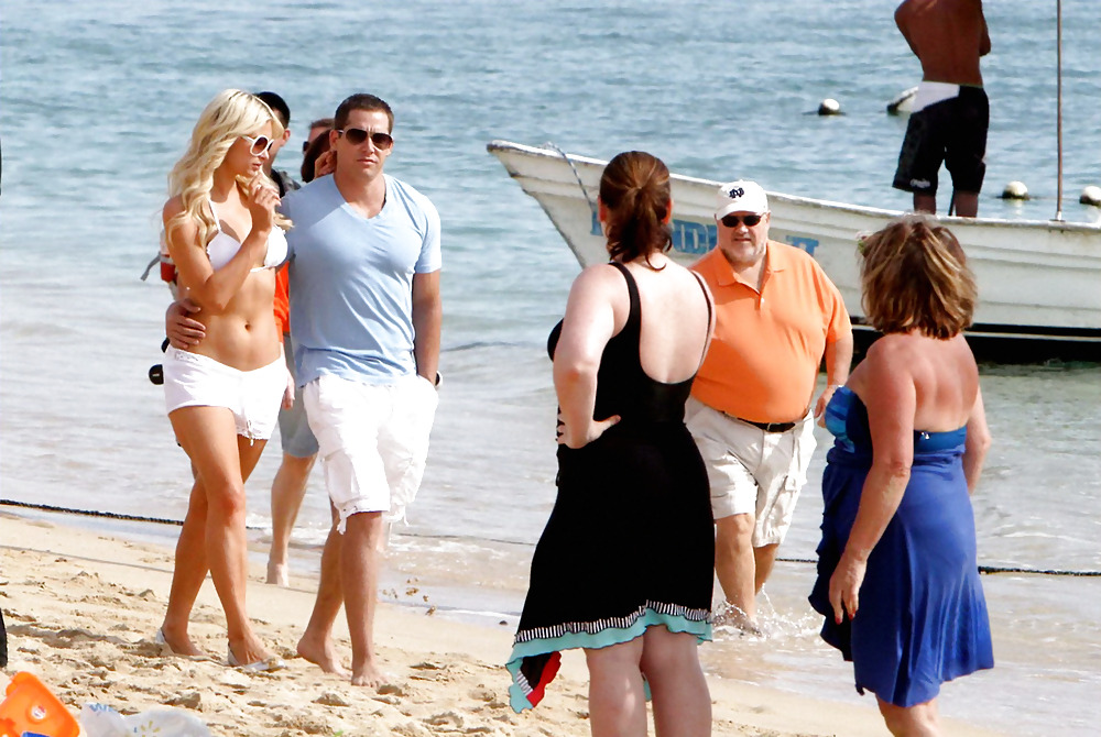 Paris Hilton En Bikini Sur La Plage De Cabo San Lucas #3797159