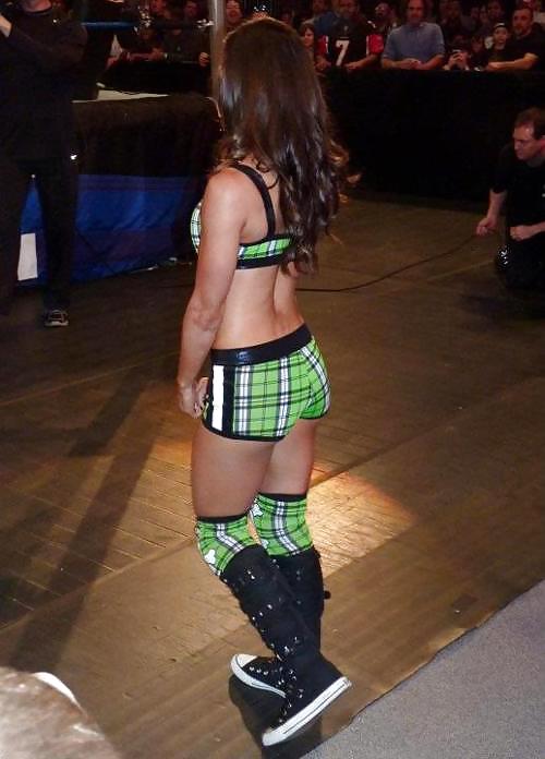 Aj lee
 #10511956