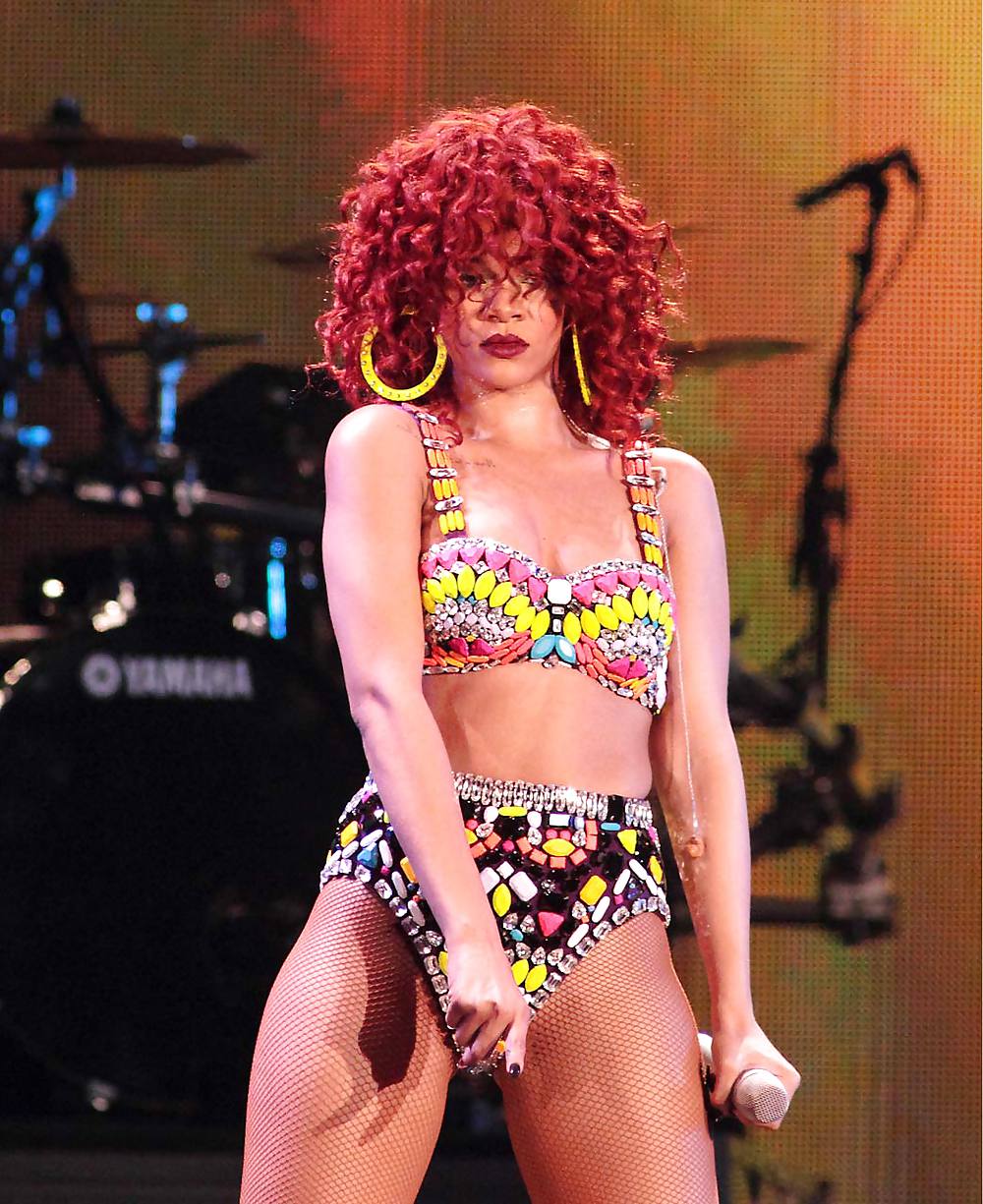 Sexy Rihanna by twistedworlds #5580401