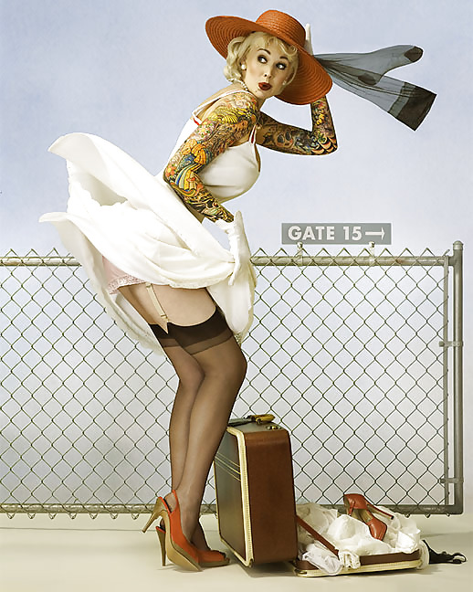 Modern Pin-Ups #4568814