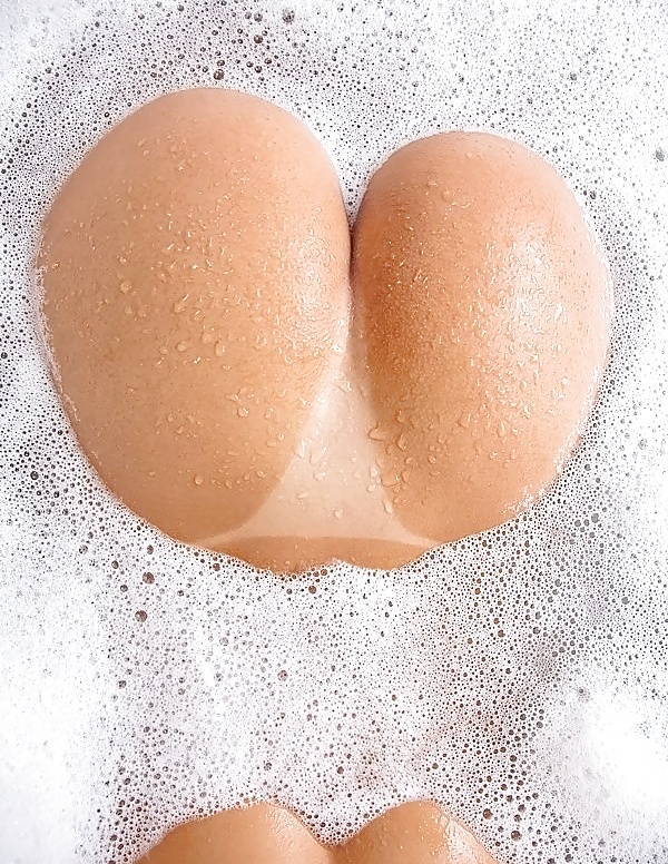 Game: Guess the booty #22346492