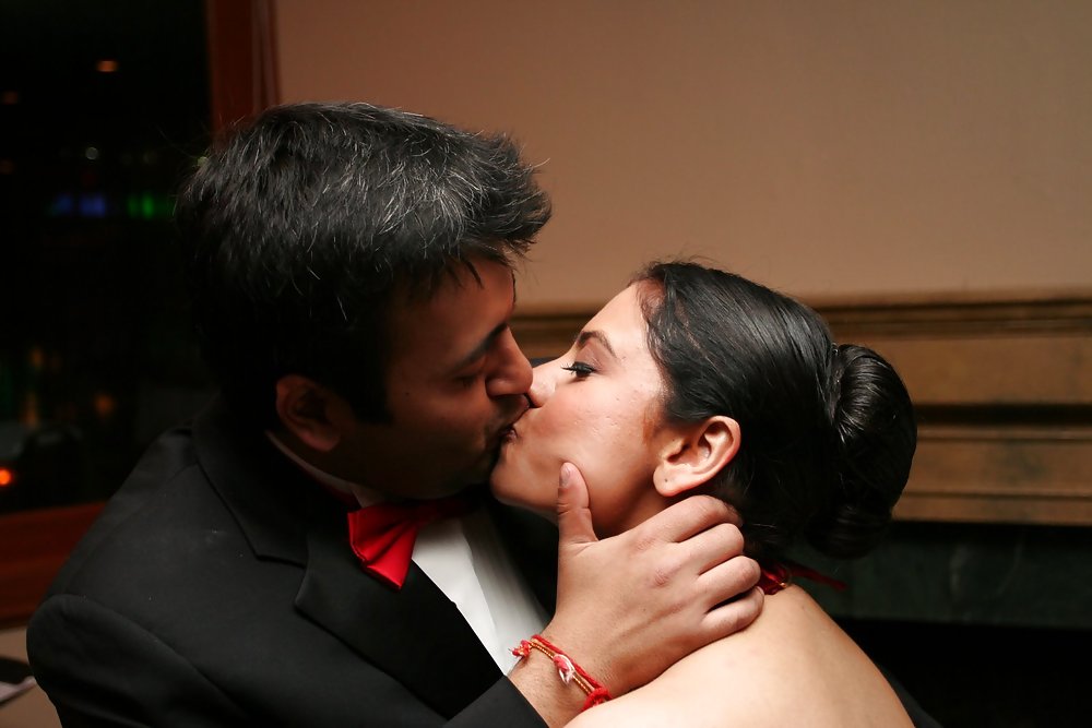 Real kissing indians  #2821009