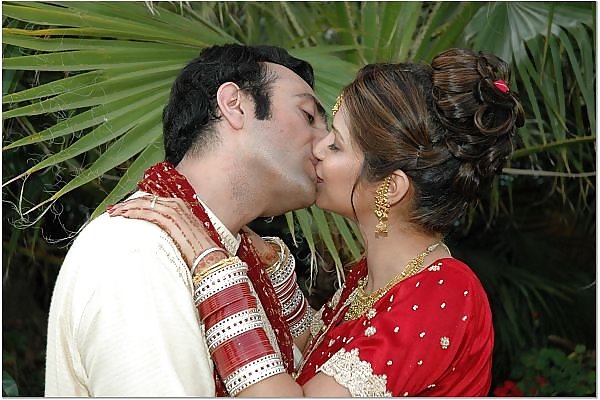インド人とのリアルなキス 
 #2821101
