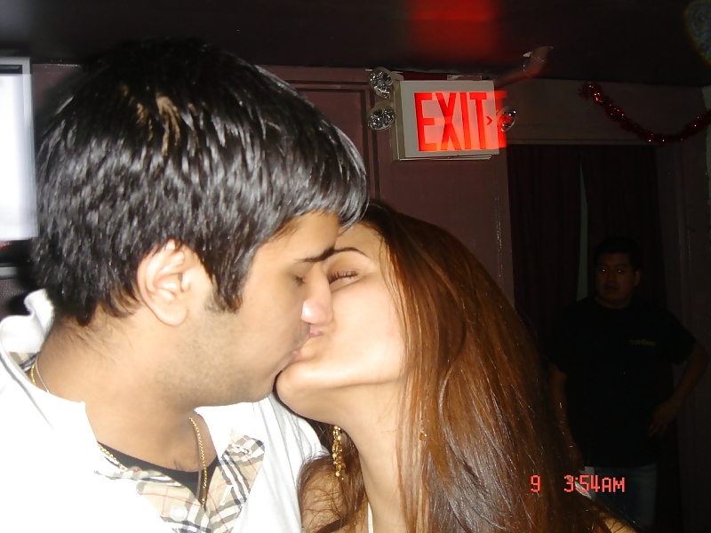 インド人とのリアルなキス 
 #2821156