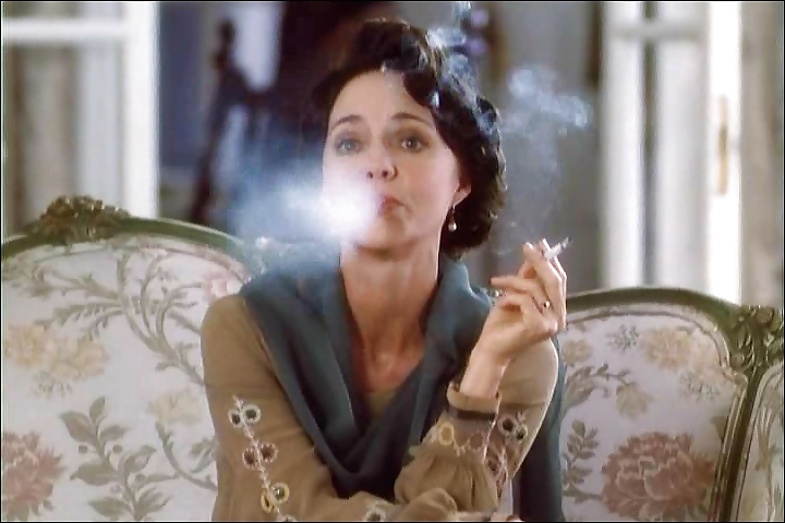 Sally Field sembra sexy mentre fuma
 #5627550