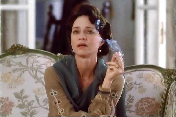 Sally Field sembra sexy mentre fuma
 #5627554