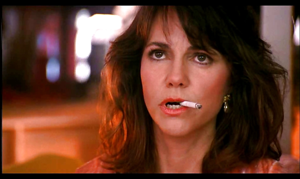 Sally Field sembra sexy mentre fuma
 #5627608