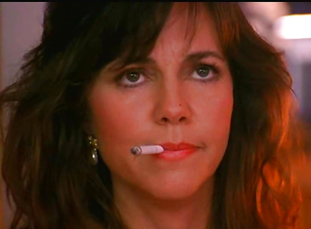 Sally Field sembra sexy mentre fuma
 #5627672