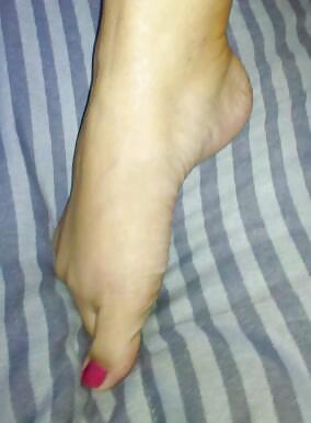 Commenta le mie foto di piedi di ragazze sexy
 #15446326