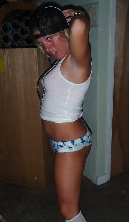 More of this Facebook slut with her chums #9319066