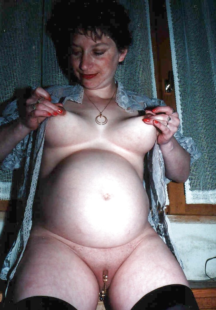 お尻とおまんこを晒す
 #12773435