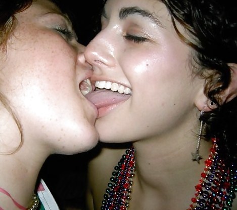 Baciare le ragazze
 #3573696