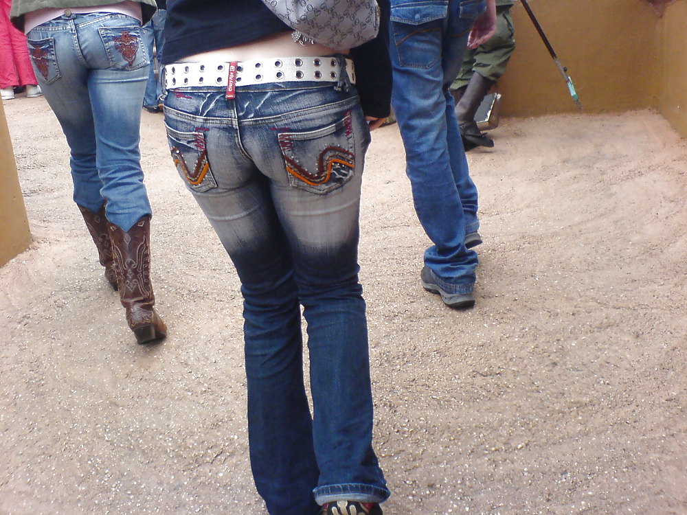 素人のタイトなお尻のエロティカ 5 by twistedworlds
 #10481448