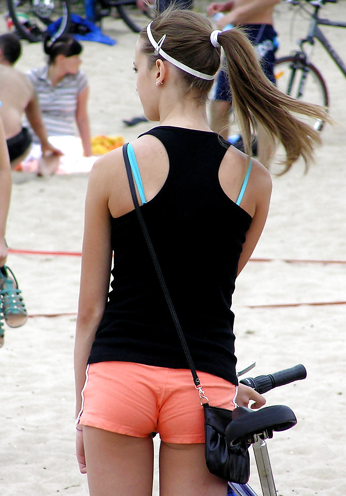 素人のタイトなお尻のエロティカ 5 by twistedworlds
 #10481470