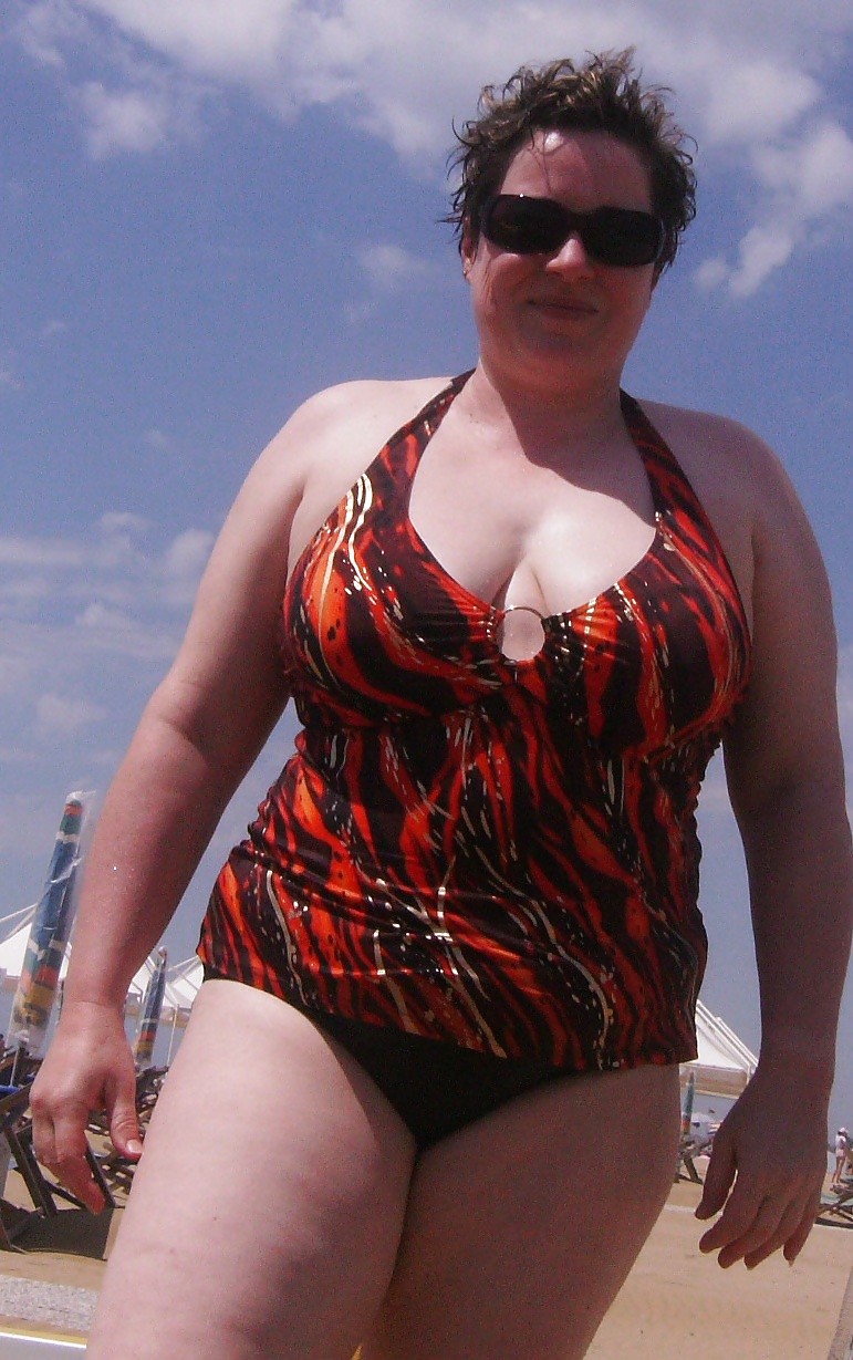 Traje de baño bikini sujetador bbw maduro vestido joven grande enorme 2
 #4606149