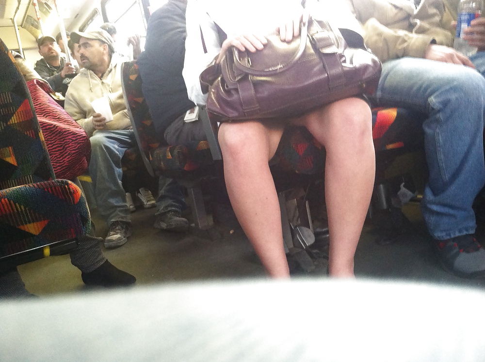 Ich Mag Zu Spähen (denver Bus Upskirts) #18776880