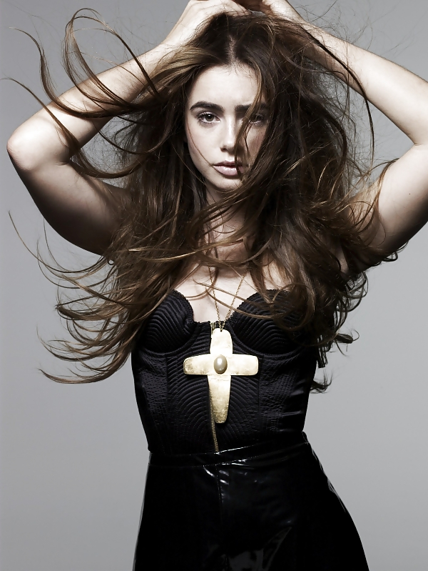 Lily collins
 #14791763