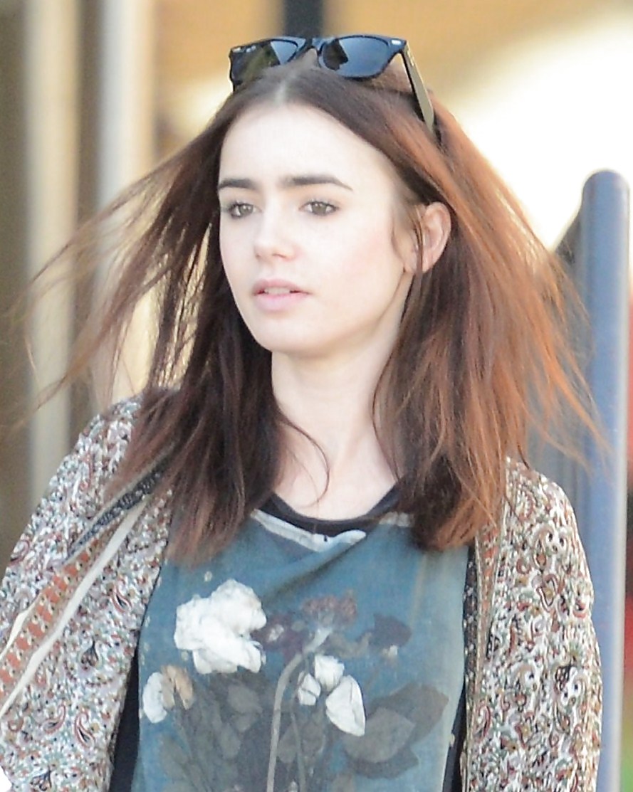 Lily collins
 #14791800