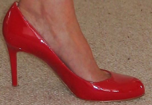 Red shoes #4087446