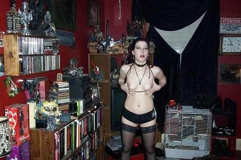 Slutty teen goth - amateur
 #6477269