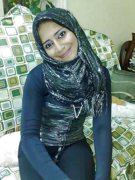 Turbanli hijab árabe, turco, asia desnuda - no desnuda 12
 #17472351