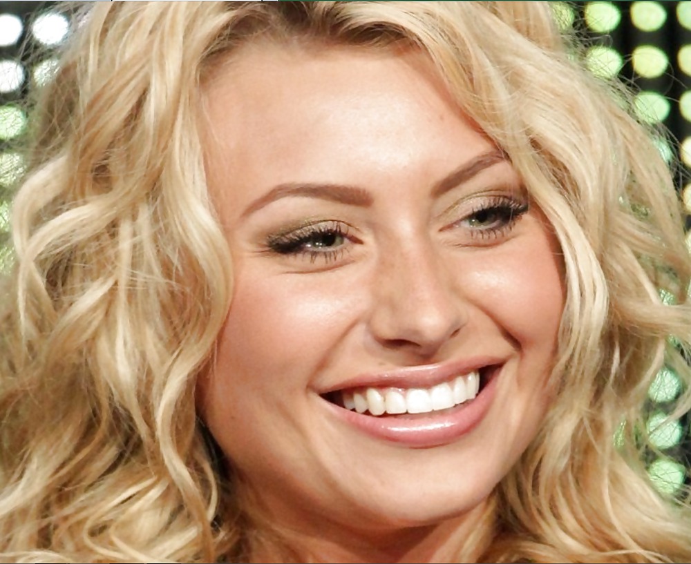 Alyson michalka
 #15460343