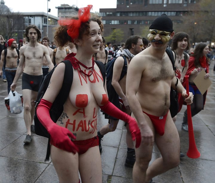 Manufestation montreal (half nude manifest)
 #11879504
