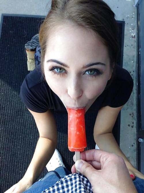 Erotische Kunst Lollipopt Teens Und Reifen Frau #21739952