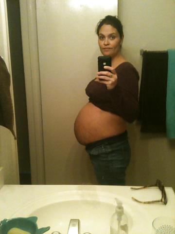 Amico di famiglia incinta di due gemelli
 #20742680