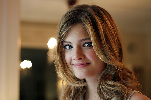 Comely faces. #9328418