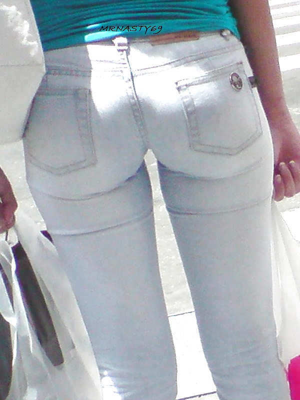 Frau In Engen Jeans # 8 #14228442