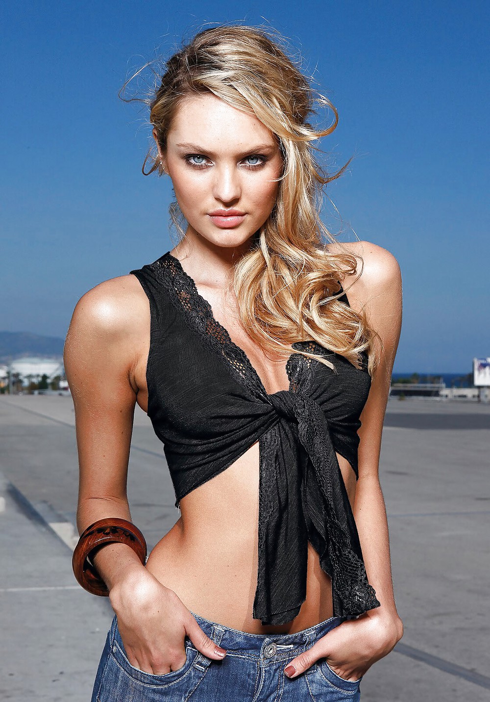 Candice swanepoel
 #21987500