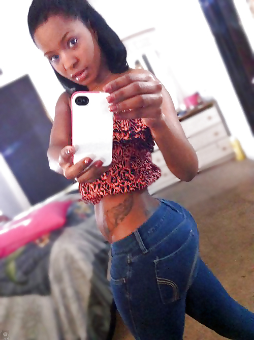 Amatrice habillees et sexy 04
 #6904818