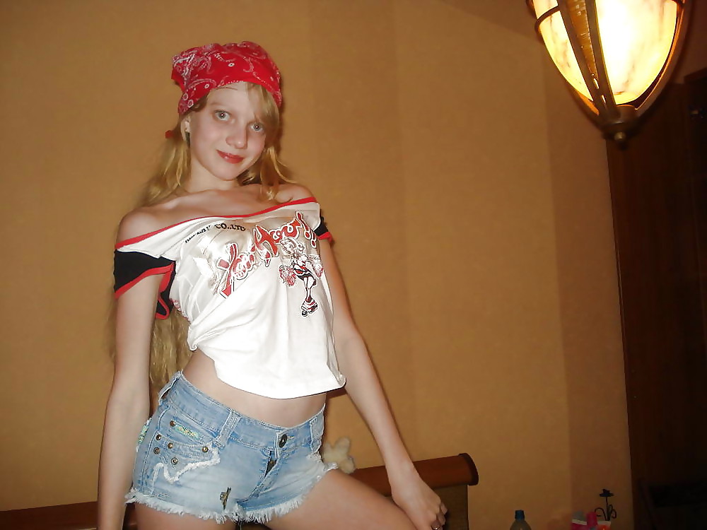 Amatrice habillees et sexy 04
 #6904827