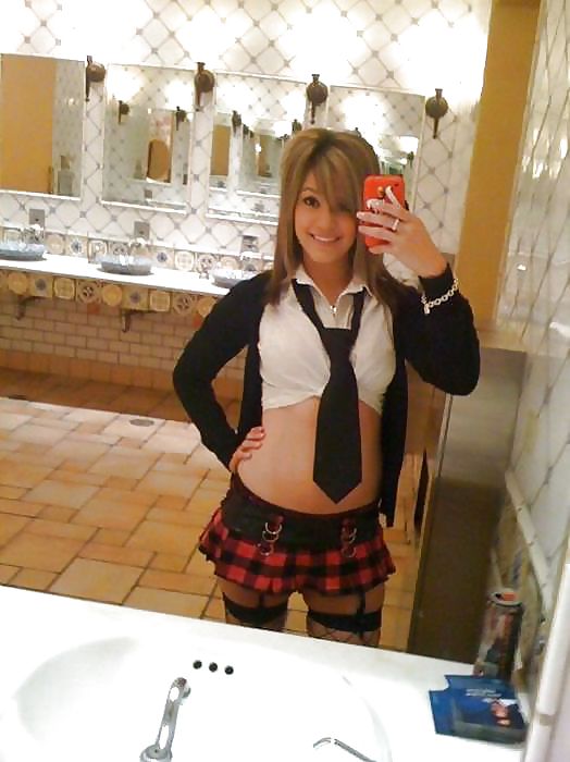 Amatrice habillees et sexy 04
 #6904858