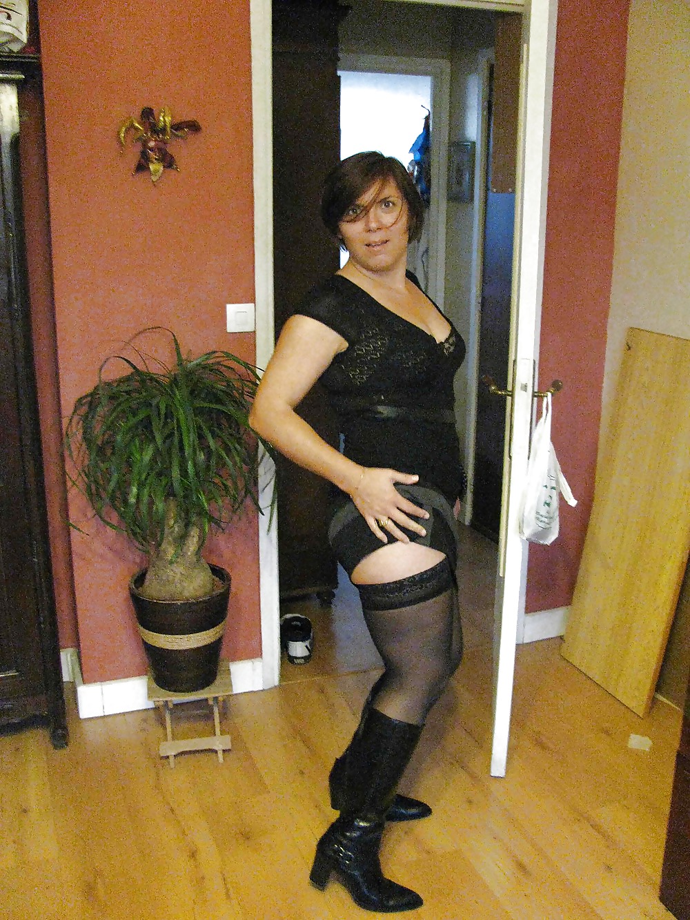 Amatrice habillees et sexy 04
 #6904935