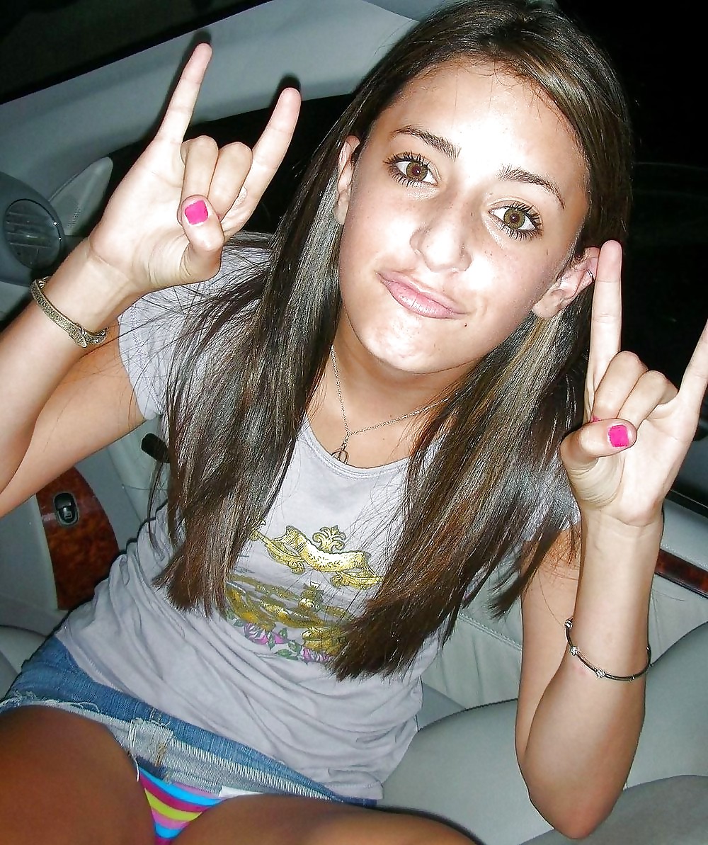 Amatrice habillees et sexy 04
 #6904944