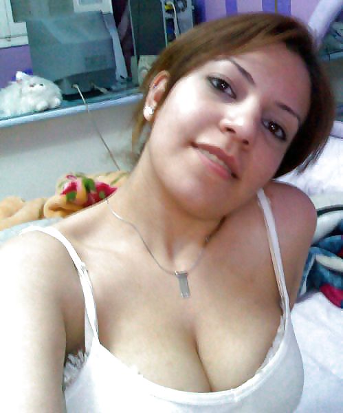 Amatrice habillees et sexy 04
 #6904963