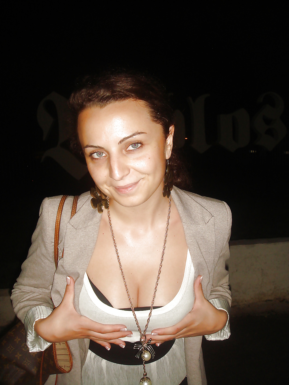 Amatrice habillees et sexy 04
 #6905040