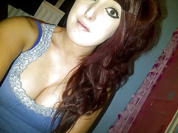 Amatrice habillees et sexy 04
 #6905106