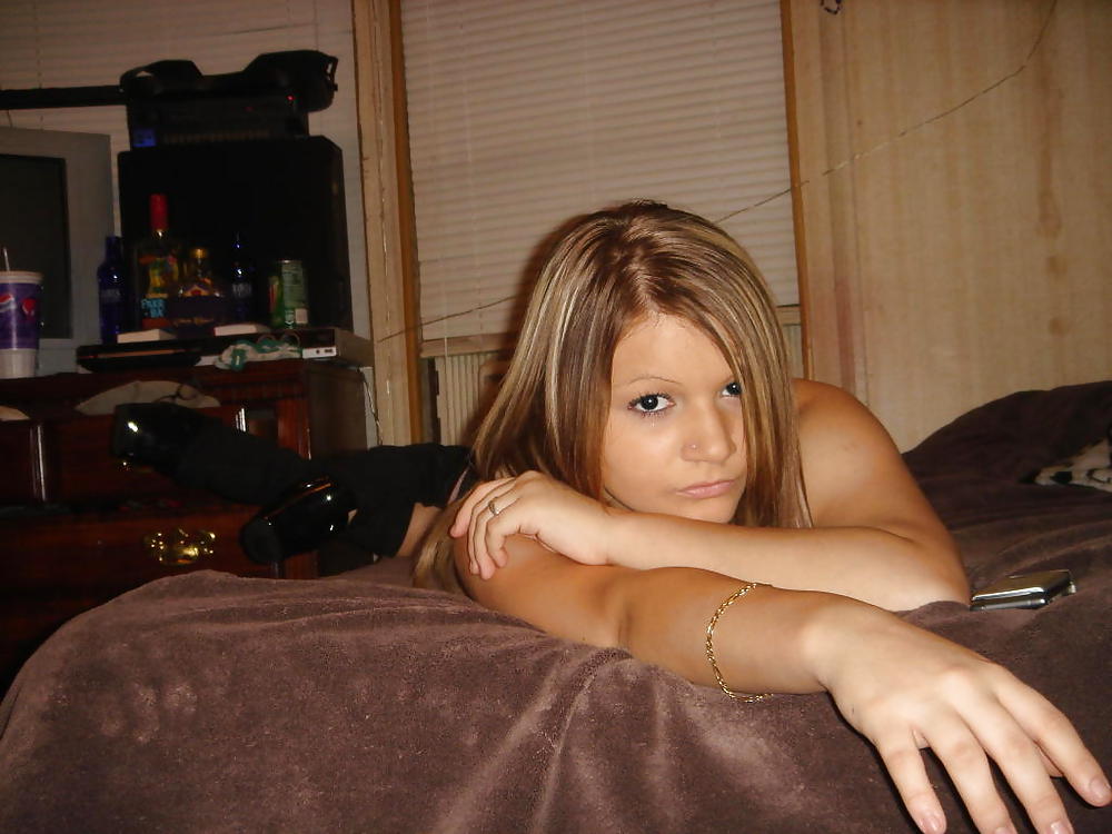 AMATEUR JULIA SHOWING OFF #1777594