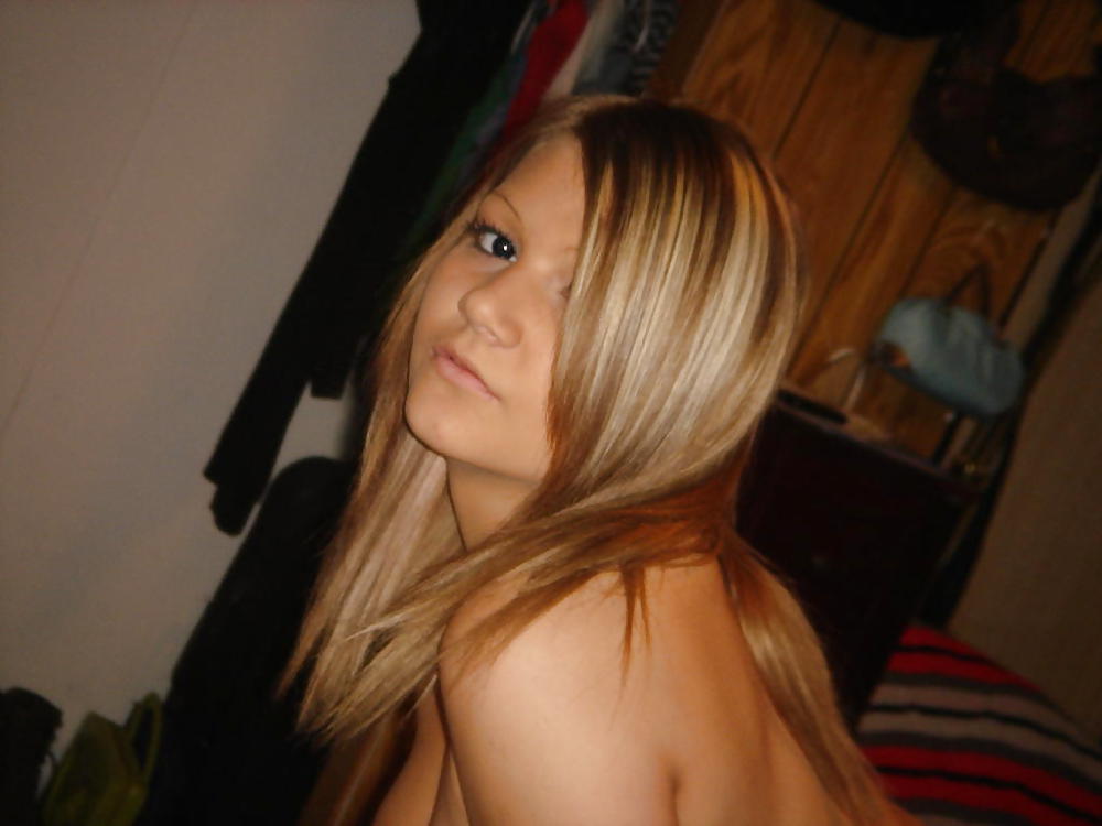 AMATEUR JULIA SHOWING OFF #1777668